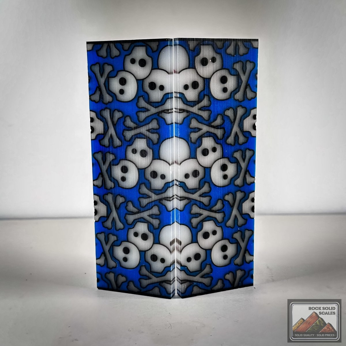 3D Skully™ - White and Blue Translucent - Bargain Bin - RockSolid Scales -