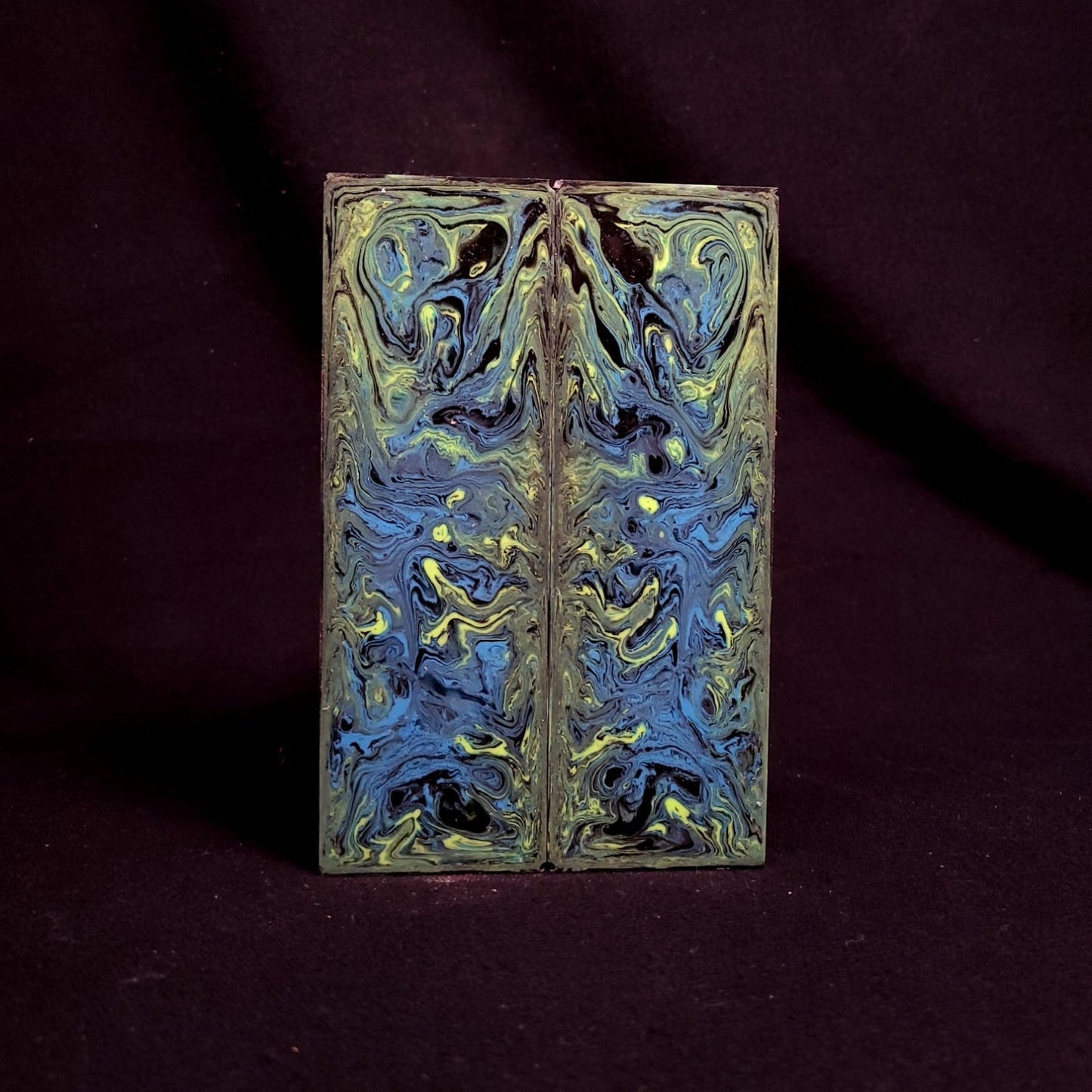 R31 -Alien Smurf Resin Scales - RockSolid Scales -