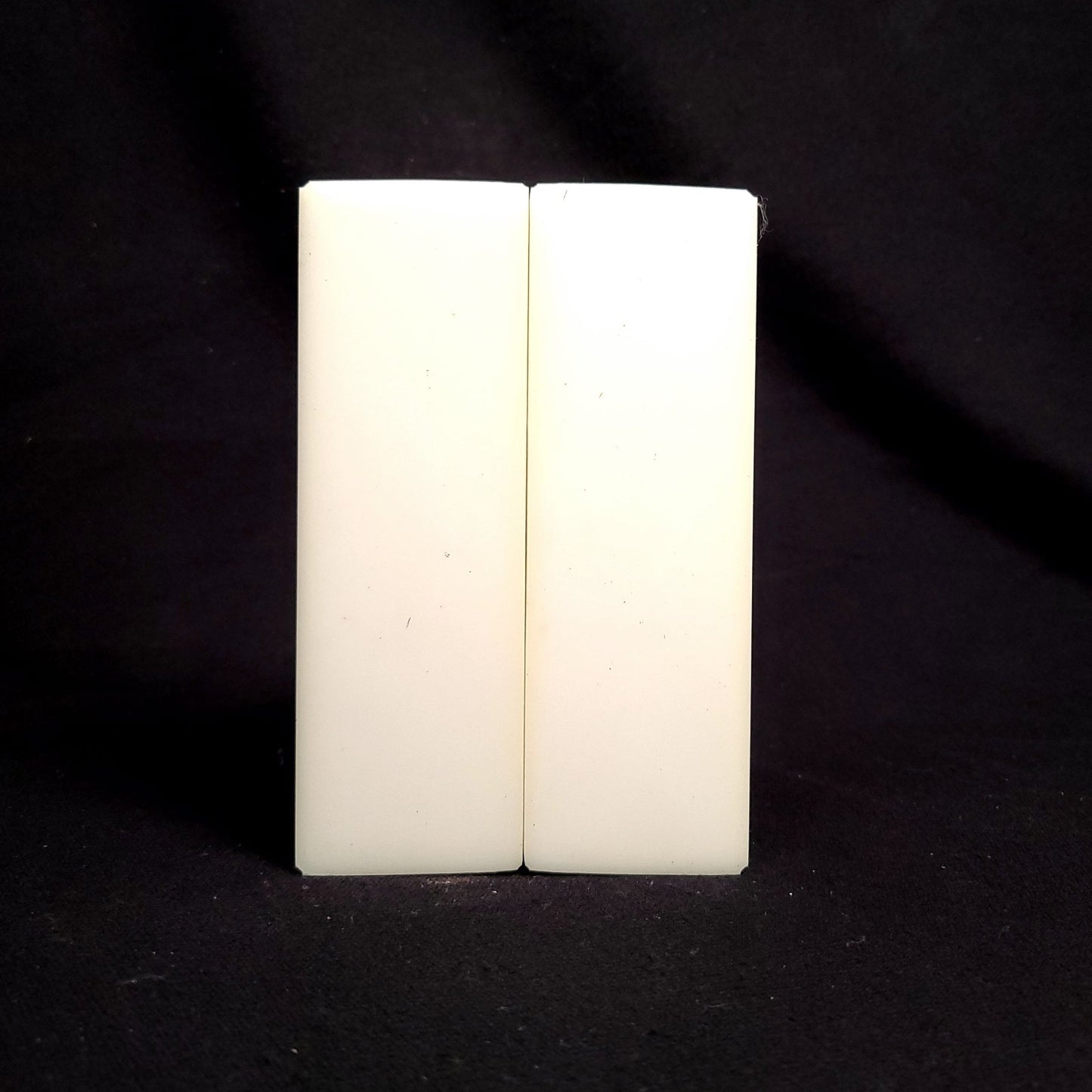 R33 - Linen White Resin Scales - RockSolid Scales -