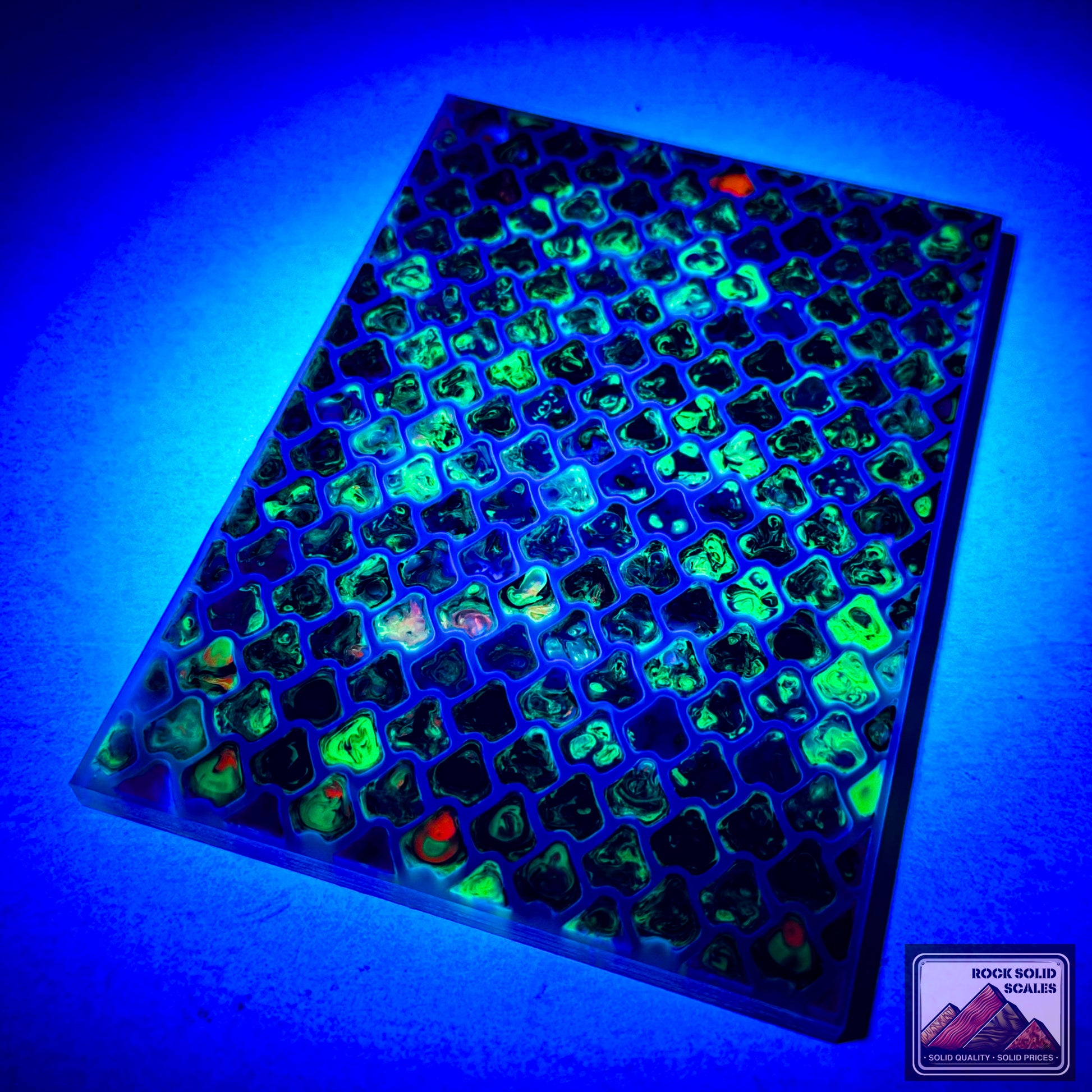 3D Dragon Scale Matrix - 8 Color Pour - RockSolid Scales -