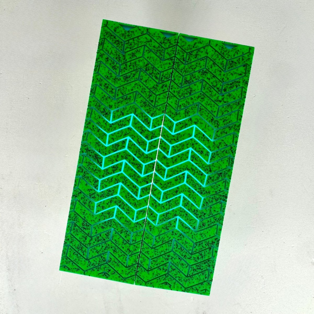 Custom Shop 3D GripX™ - Chevron - Fluorescent Green Grip - Tec™ with Translucent Blue Matrix - Grip - Tec™ Composites - 