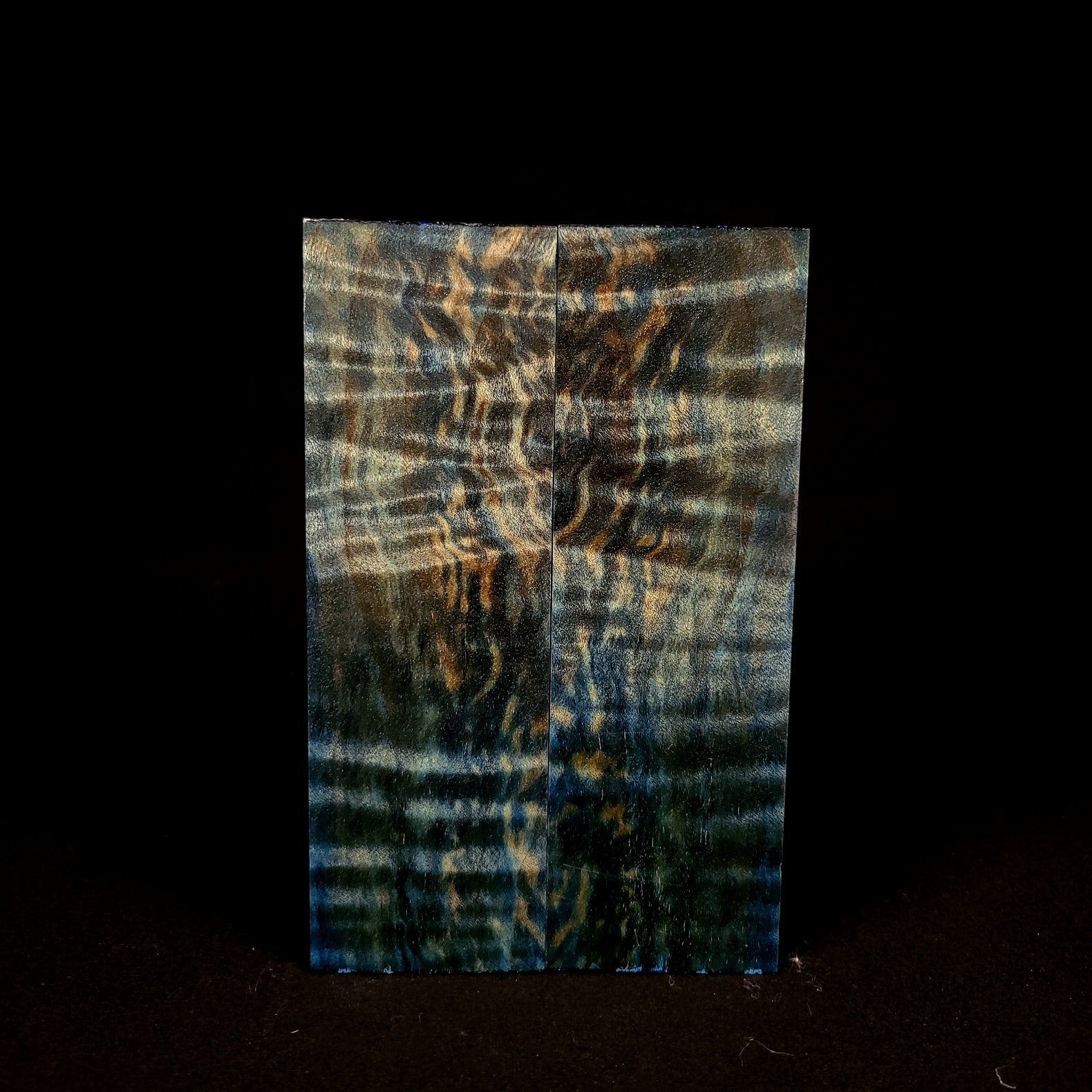 #1002 - Tru-Blue/Lime Green Curly Maple - RockSolid Scales -