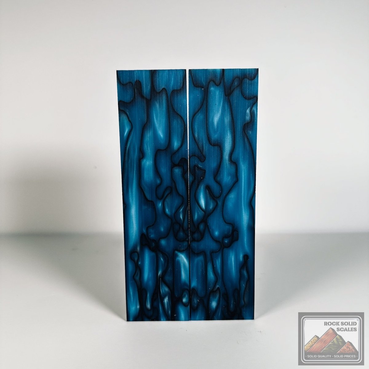 #2565 - Teal Pearl Swirl Acrylic - RockSolid Scales -