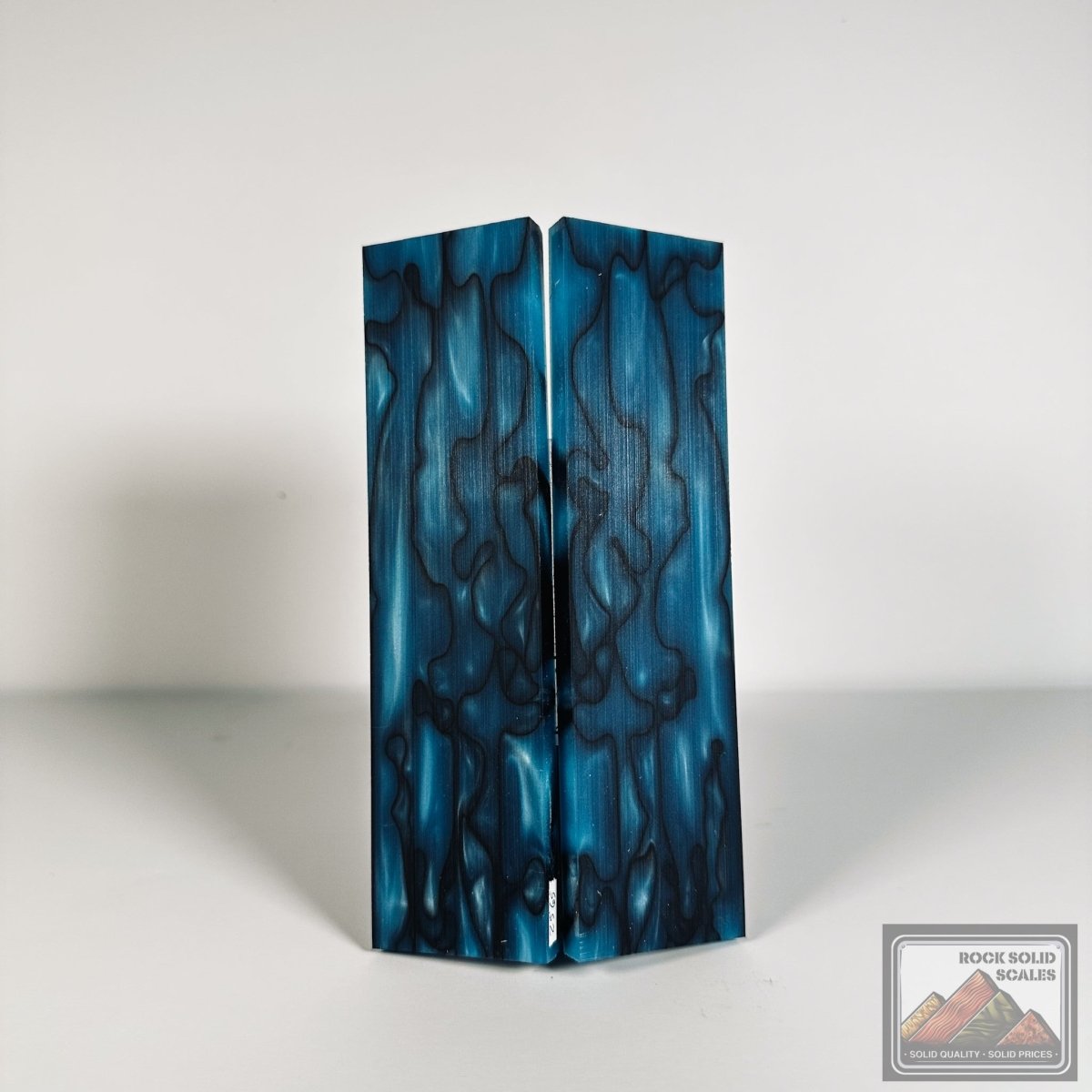 #2565 - Teal Pearl Swirl Acrylic - RockSolid Scales -