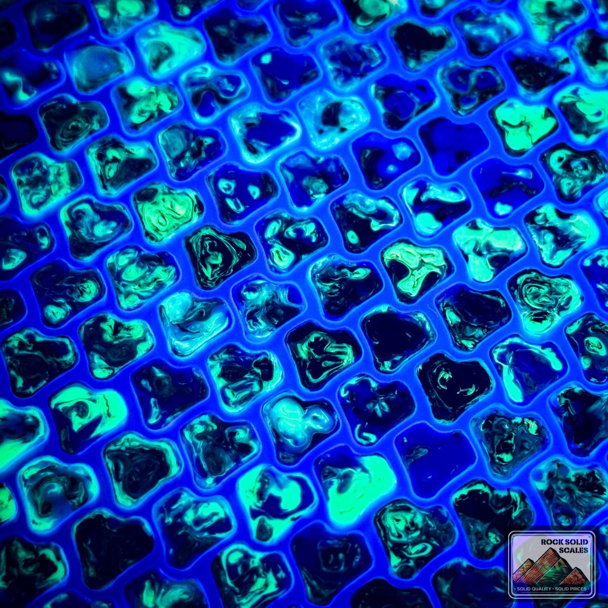 3D Dragon Scale Matrix - 8 Color Pour - RockSolid Scales -
