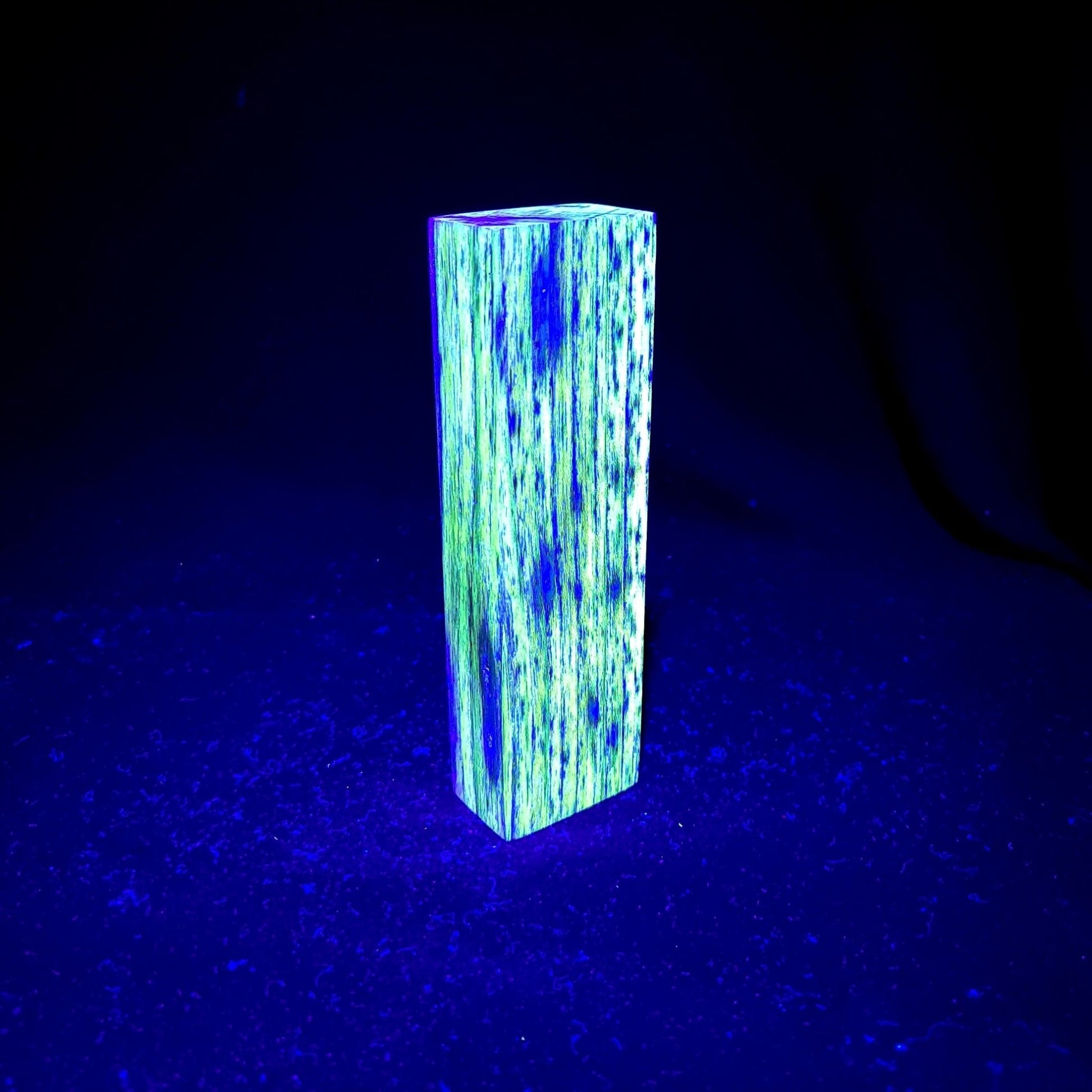 #989 Tru-Blue Spalted Black Locust - GLOWS UNDER UV - RockSolid Scales -