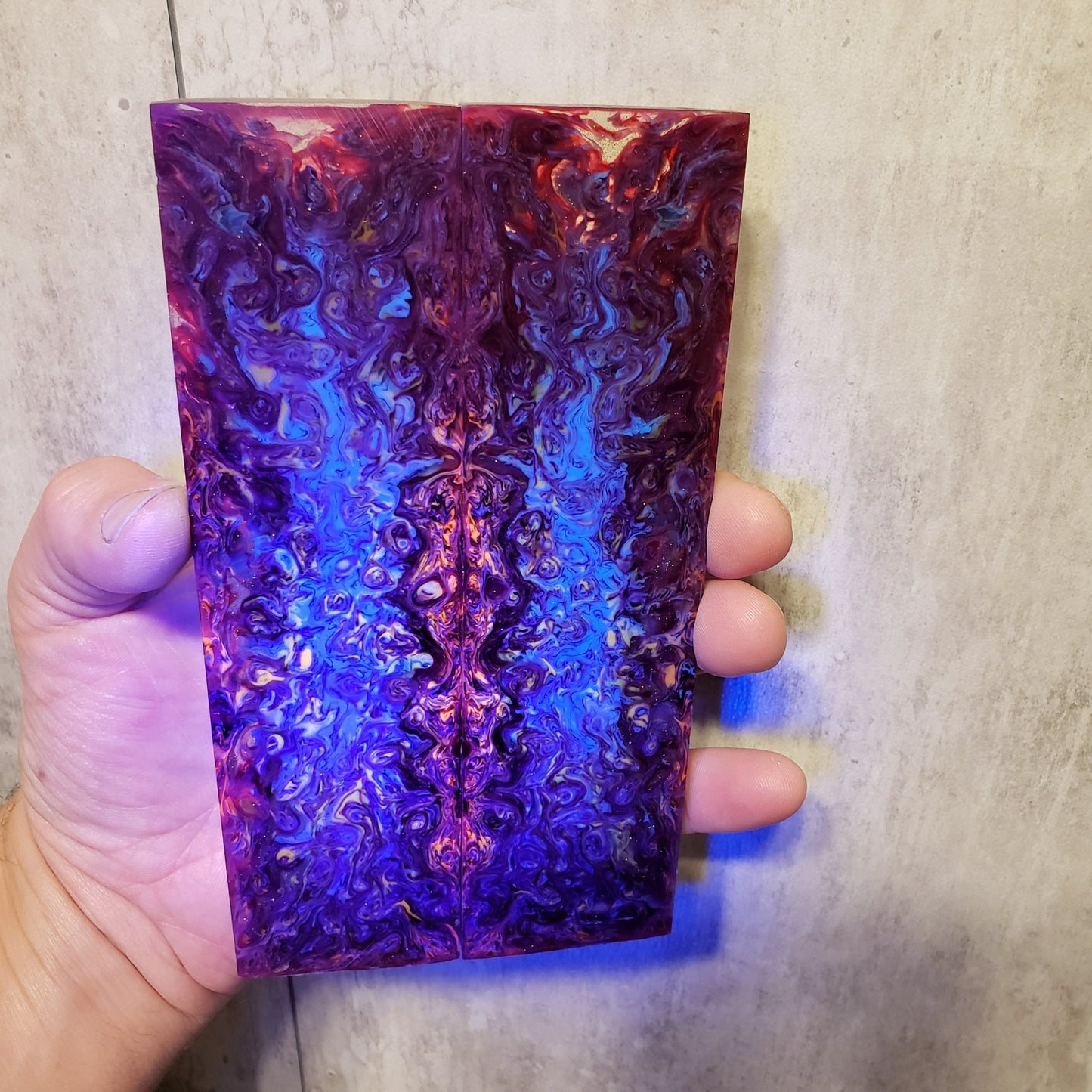 KA1 Kaotic Artworks UV Glow Resin - RockSolid Scales -