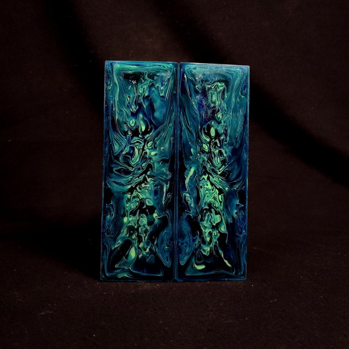 R30 - Turbulent Seafoam Resin Scales - RockSolid Scales -
